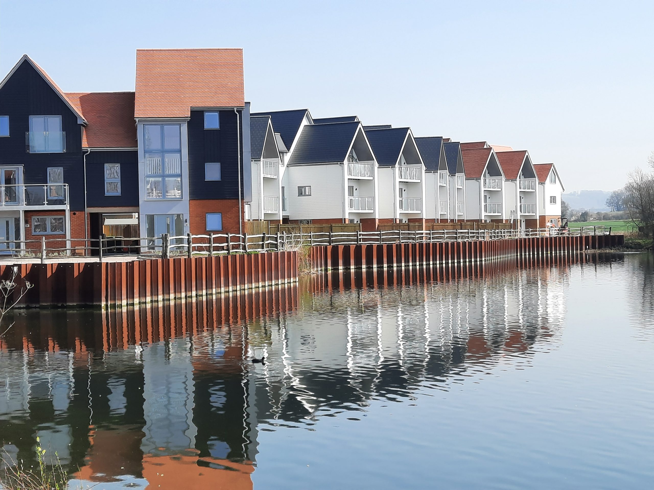 Lakeside living at Conningbrook Lakes, Ashford