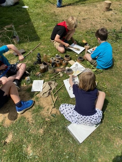 Kennington Beavers explore art and nature at our Conningbrook Lakes development.